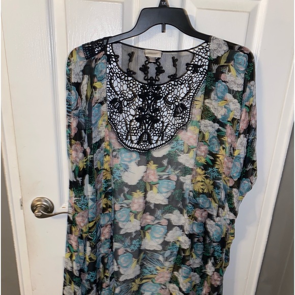 2x dresses and a sweater top - Picture 1 of 9